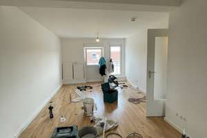 Mit Balkon und Einbauküche! Schicke, frisch renovierte 2-Zimmer-Wohnung am Luitpoldpark
