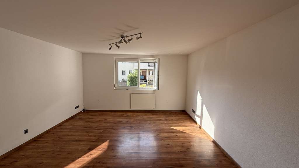 Immobilie in Neuhausen auf den Fildern - „Die pfiffige top sanierte 3 Zimmer Wohnung mit Terrasse in ruhiger Lage!„ - Bild 2