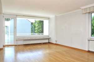 Lichtdurchflutet: Helle 3-Zimmer-Wohnung mit EBK, Sonnenbalkon, Garage und Lift! – Düsseldorf – Vorschaubild 2