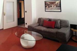 Urbanes Leben in Charlottenburg: Kompaktes Apartment mit Balkon
