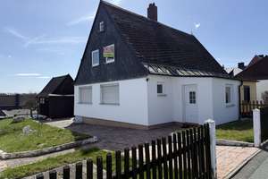 1333 - Hof: Charmante kleine Doppelhaushälfte mit großem Garten – Die vollständige Adresse der Immobilie erhältst du vom Anbieter., 95030 Innenstadt, Hof – Vorschaubild 2