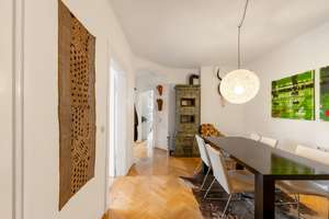AIGNER - Zeitnah bezugsfreie Wohnung in denkmalgeschützem Altbau im Herzen der Maxvorstadt – Die vollständige Adresse der Immobilie erhältst du vom Anbieter., 80333 Augustenstraße, München – Vorschaubild 2