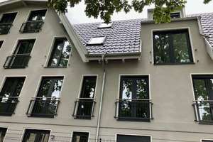 Tolle 2 Zimmer-Wohnung mit Balkon, Einbauküche wartet auf Sie! – Semmelweisstraße 22, 12524 Altglienicke, Berlin – Vorschaubild 2