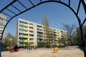 Wohnung an ruhiger Seitenstraße mit Süd-Westbalkon – Parsteiner Ring 13, 12679 Marzahn, Berlin – Vorschaubild 2