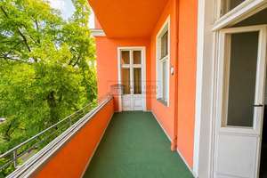 Altbaujuwel mit hohen Decken und individuellem Entwicklungspotenzial – Die vollständige Adresse der Immobilie erhältst du vom Anbieter., 10965 Kreuzberg, Berlin – Vorschaubild 2