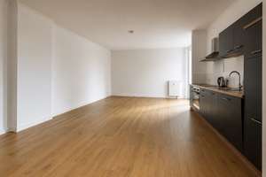 Charmante Wohnung mit zwei Balkonen im soliden Altbau im Boxhagener Kiez – Die vollständige Adresse der Immobilie erhältst du vom Anbieter., 10245 Friedrichshain, Berlin – Vorschaubild 3