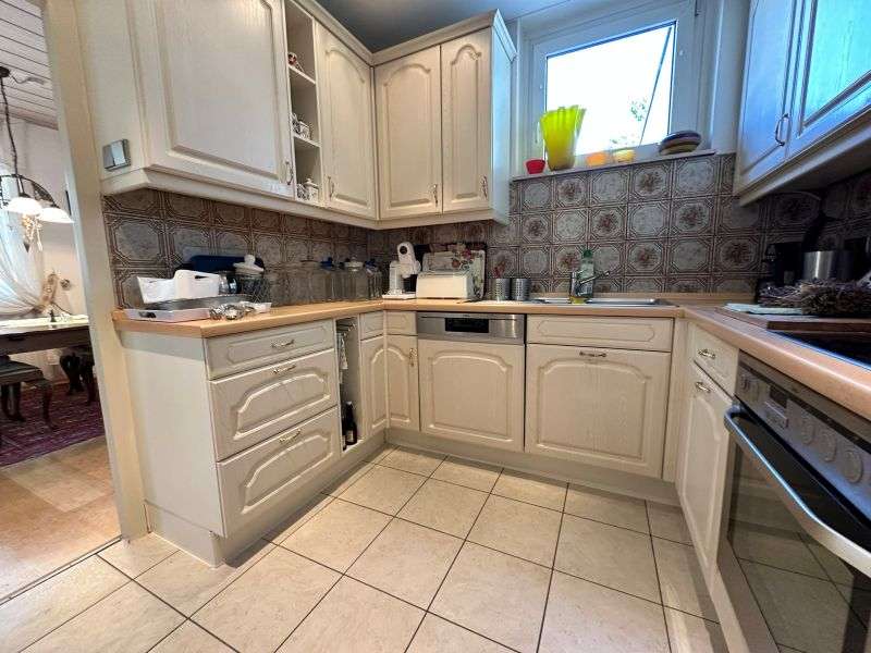 Immobilie in Dettingen an der Erms - Raum für Generationen, Rendite und Ideen – Gepflegtes Mehrfamilienhaus mit Garten - Bild 4