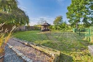 WOHNTRAUM MIT WEITBLICK IN BESTLAGE – EINFAMILIENHAUS MIT GARAGE, KAMIN UND NATURNAHER UMGEBUNG – Die vollständige Adresse der Immobilie erhältst du vom Anbieter., 26316 Varel – Vorschaubild 4