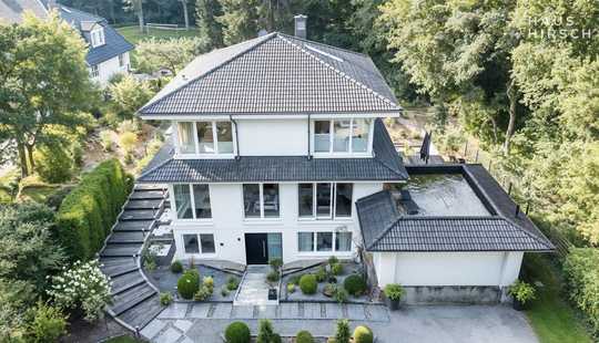 Bild von Exklusive Villa mit riesigem Grundstück und luxuriöser Ausstattung bietet absolute Privatsphäre