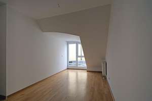3 Zimmer Dachgeschosswohnung mit Sonnenterrasse und Balkon – Allacher Strasse 6, 85757 Karlsfeld – Vorschaubild 6