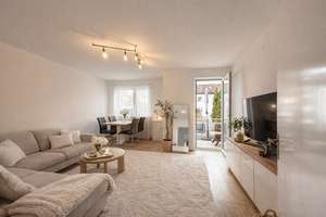 Lichtdurchflutete 3 Zi.-Wohnung in kleiner Wohnanlage mit großem Süd-Balkon, sep. Küche & gr. Keller – Die vollständige Adresse der Immobilie erhältst du vom Anbieter., 82256 Fürstenfeldbruck – Vorschaubild 2