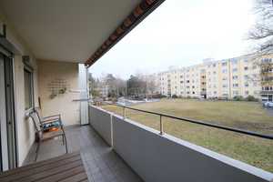 3-Zimmerwohnung in toller und ruhiger Lage von Zerzabelshof - Balkon und Einbauküche vorhanden – Nürnberg – Vorschaubild 8