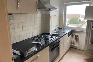 Dachgeschosswohnung mit drei Räumen, Einbauküche und Hobbyraum – Holderbuschweg 8, 70563 Heerstraße, Stuttgart – Vorschaubild 13