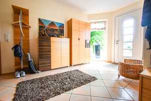 *** Traumhafter Garten mit Traumhaus ***
Eltern und Kinder werden dieses Haus lieben – Leer (Kreis) – Vorschaubild 11