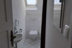 3-Zi.-DG-Altbauwohnung mit EBK in zentraler Lage, mit STP optional – Hermannstraße 18, 65183 Westend / Bleichstraße, Wiesbaden – Vorschaubild 9
