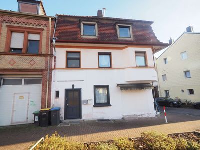 RENDITESTARKES VOLLVERMIETETES DREIFAMILIENHAUS IN HOMBURG-ERBACH