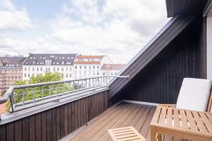 Helle und großzügige Dachgeschosswohnung mit Dachterrasse und freiem Blick nach Westen – Die vollständige Adresse der Immobilie erhältst du vom Anbieter., 10555 Moabit, Berlin – Vorschaubild 2