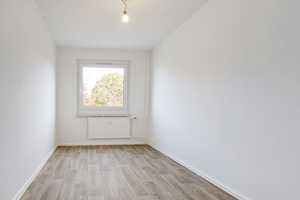 Platz für die Familie: 4-Zimmer-Wohnung mit Ausblick in´s Erzgebirge! + 1.000 EUR Möbelgutschein*! – Albert-Köhler-Straße 85, 9122 Chemnitz – Vorschaubild 6