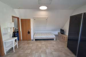 Möblierte 1-Zimmer-Dachgeschosswohnung mit großer Dachterrasse, Klimaanlage und Stellplatz – Die vollständige Adresse der Immobilie erhältst du vom Anbieter., 97084 Heidingsfeld, Würzburg – Vorschaubild 2