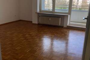 Ruhiges 1 Zimmer Apartment mit Balkon und Tiefgarage 