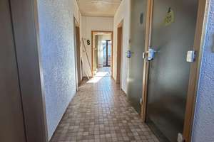 Großzügiges Zweifamilienhaus: zwei Wohneinheiten, zwei Garagen, Balkon und Nebengebäude im Spessart  – Die vollständige Adresse der Immobilie erhältst du vom Anbieter., 97816 Lohr am Main – Vorschaubild 10