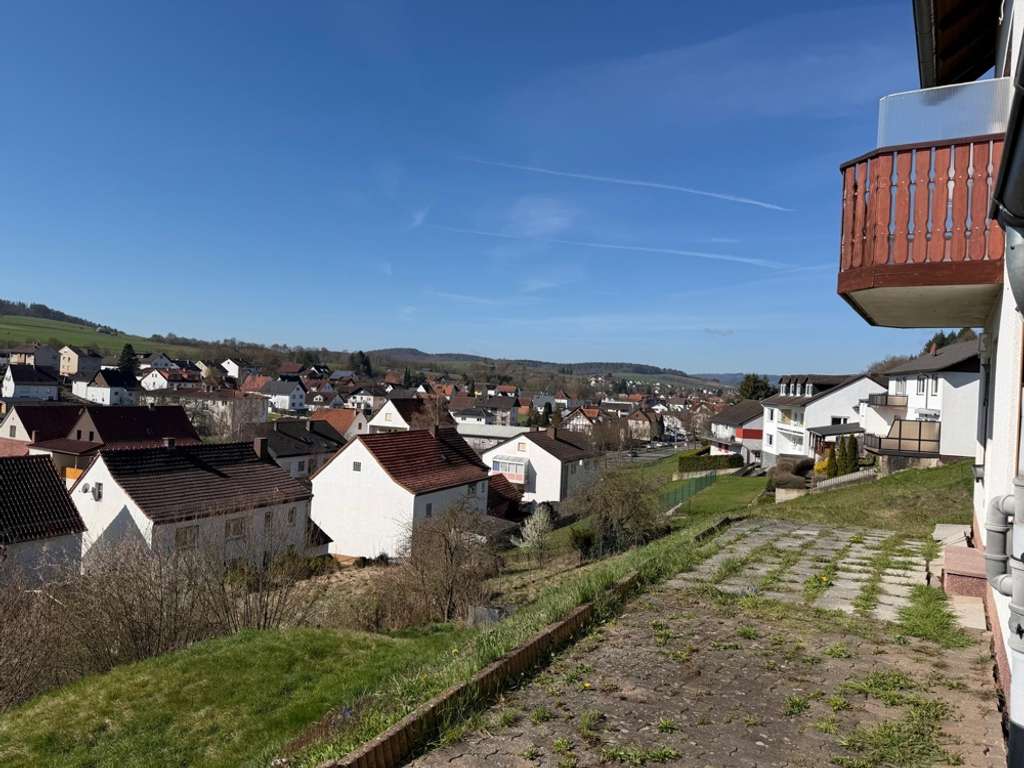 Immobilie in Ronshausen - Ein- Zwei- oder Dreifamilienhaus in Ronshausen - mit Ausblick in guter Lage !!! - Bild 3