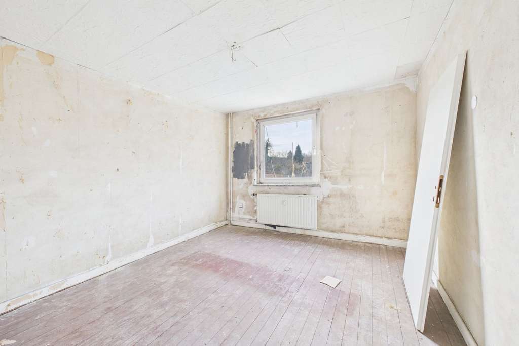 Immobilie in Castrop-Rauxel - Sanierungsbedürftige Wohnung mit Gestaltungsspielraum - Bild 1