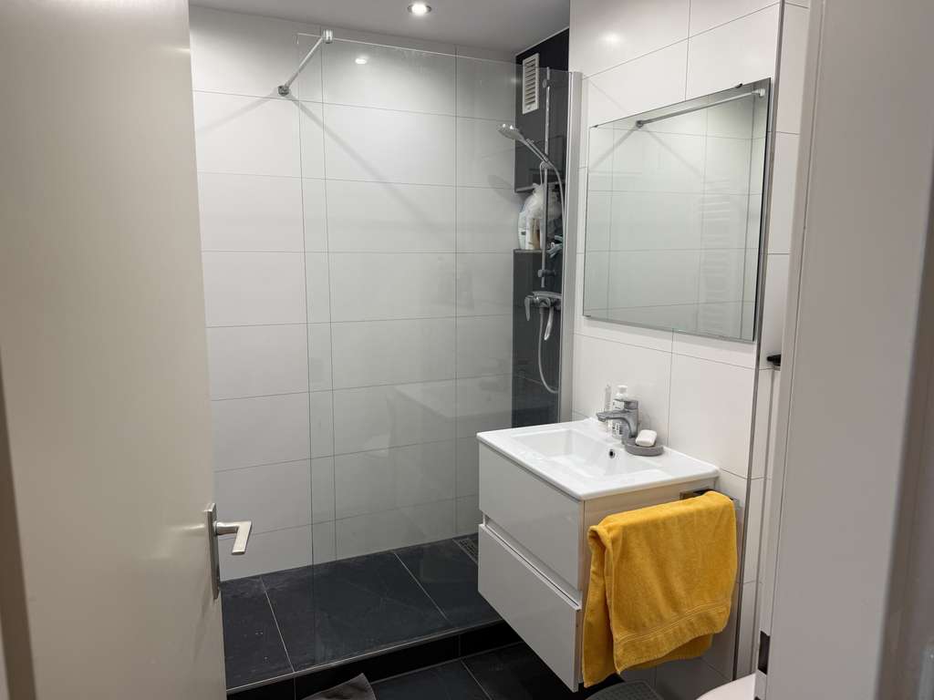 Immobilie in Schwalbach - Möblierte und vermietete 3,5 Zi-ETW mit TG Stellplatz - Bild 1