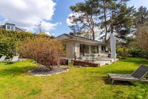 TOP-Lage! | Villa im Bungalow-Stil | mit Pool & Garten | Sauna | Kamin | in Berlin-Zehlendorf – Die vollständige Adresse der Immobilie erhältst du vom Anbieter., 14169 Zehlendorf, Berlin – Vorschaubild 1