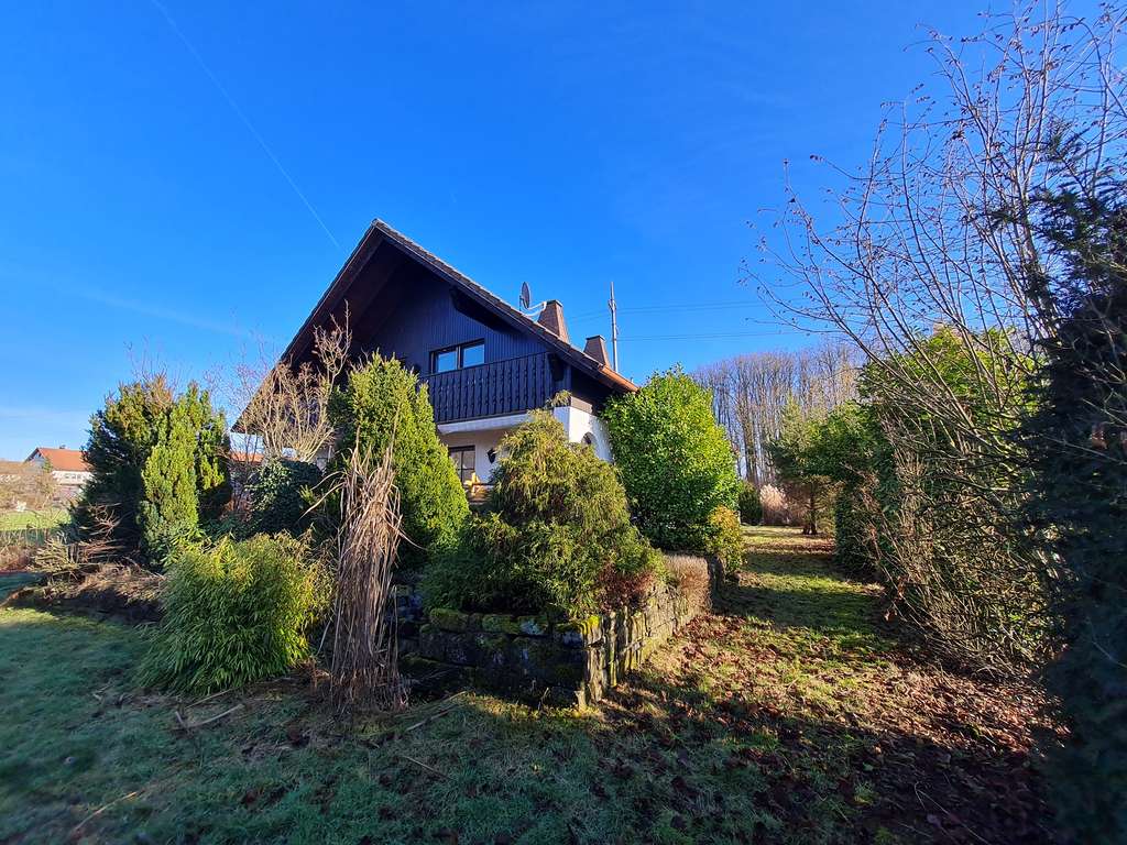 Immobilie in Breitengüßbach - Gepflegtes Einfamilienhaus mit Einliegerwohnung - Bild 0