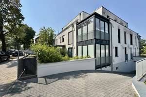 Großzügig wohnen mit Wintergartenflair, Aufzug & Tiefgaragenstellplatz – 40474 Lohausen, Düsseldorf – Vorschaubild 2