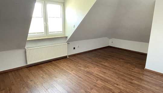 Bild von Geräumiges, preiswertes und saniertes 6-Zimmer-Einfamilienhaus mit lux. Innenausstattung und EBK