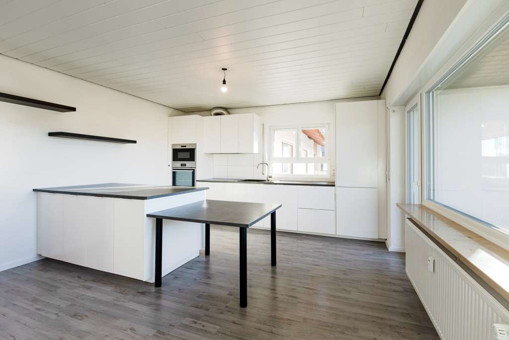 Immobilie in Schopfheim - Komplett renovierte 4-Zimmer-ETW in ruhiger, naturnaher Lage - Bild 1