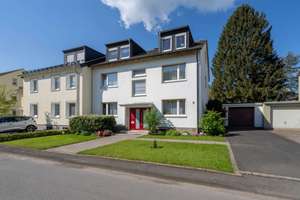 Dreifamilienhaus mit herrlichem Garten in ruhiger Lage - Für Investoren und Selbstnutzer geeignet – Die vollständige Adresse der Immobilie erhältst du vom Anbieter., 59174 Kamen – Vorschaubild 1