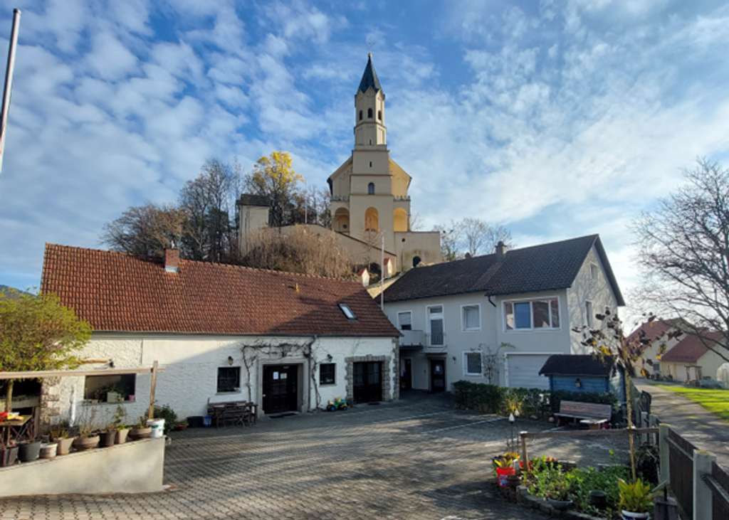 Immobilie in Donaustauf - Mehrfamilienhaus mit Nebengebäude für KAPITALANLEGER oder Ihr TRAUMDOMIZIL in TOP LAGE!  - Bild 0