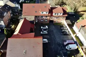 Attraktives Anlageobjekt mit großem Grundstück, Entwicklungspotenzial und rentablen Mieteinnahmen – Mülheim an der Ruhr – Vorschaubild 2