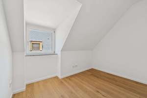 Exklusives Neubau-Domizil mit Einfamilienhaus-Flair | 6 Zimmer | Garten | Garage – Die vollständige Adresse der Immobilie erhältst du vom Anbieter., 81249 Lochhausen, München – Vorschaubild 17