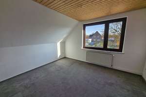 Ruhiges Zweifamilienhaus in Rötgesbüttel mit großem Garten  – Die vollständige Adresse der Immobilie erhältst du vom Anbieter., 38531 Rötgesbüttel – Vorschaubild 7