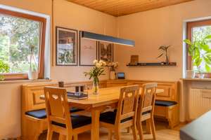 Seltene Gelegenheit in München-Allach: Fünfparteienhaus mit traumhaftem Grundstück, Pool und Garten – Die vollständige Adresse der Immobilie erhältst du vom Anbieter., 80999 Untermenzing, München – Vorschaubild 9