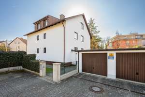 AIGNER - Sehr gepflegtes Dreifamilienhaus mit Entwicklungspotenzial – Die vollständige Adresse der Immobilie erhältst du vom Anbieter., 85716 Unterschleißheim – Vorschaubild 1