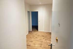 Stilvoll sanierte, bezugsfreie 3-Zimmer-Eigentumswohnung mit Garagenstellplatz in Berlin-Steglitz – Kaulbachstraße 4, 12247 Lankwitz, Berlin – Vorschaubild 2