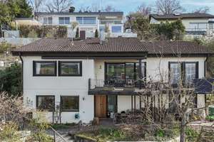 Charmantes Einfamilienhaus mit Einliegerwohnung und großzügigem Grundstück in ruhiger Lage – Die vollständige Adresse der Immobilie erhältst du vom Anbieter., 74199 Untergruppenbach – Vorschaubild 1