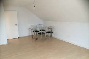 Schöne 2-Zimmer Dachgeschoss-Wohnung ca. 50qm in Büchenbach – Die vollständige Adresse der Immobilie erhältst du vom Anbieter., 91056 Büchenbach West, Erlangen – Vorschaubild 2