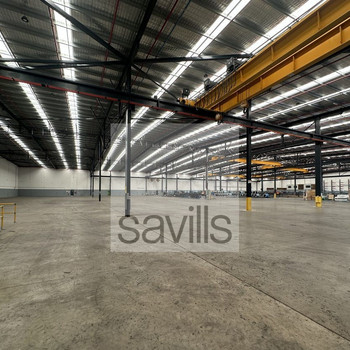 Anmietung über Savills | Lagerhalle