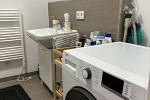 Teilmöblierte zentrale 1-Zimmer Penthouse-Wohnung mit Dachterasse am Zollhafen zur Untermiete – Die vollständige Adresse der Immobilie erhältst du vom Anbieter., 55118 Neustadt, Mainz – Vorschaubild 7