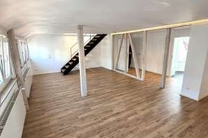 Über den Dächern des Lehenviertels in Suttgart Süd - moderne offene Dachwohnung