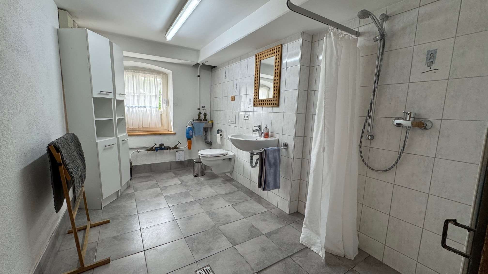 Immobilie in Eutingen im Gäu - Saniertes Wohnhaus mit Charme, Garage, großer Scheune und viel Platz für die Familie - Bild 4