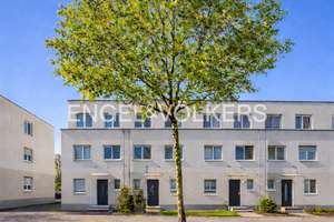 Modernes Reihenmittelhaus mit ausreichend Platz für die gesamte Familie im Steglitzer Parkquartier