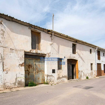 Landhaus mit genehmigtem Projekt in Poble Nou