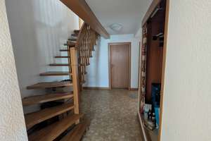 Gemütlich mit viel Platz: 4,5 ZK2B in Hilchenbach OT Allenbach (überwiegend neu renoviert) – Die vollständige Adresse der Immobilie erhältst du vom Anbieter., 57271 Hilchenbach – Vorschaubild 2